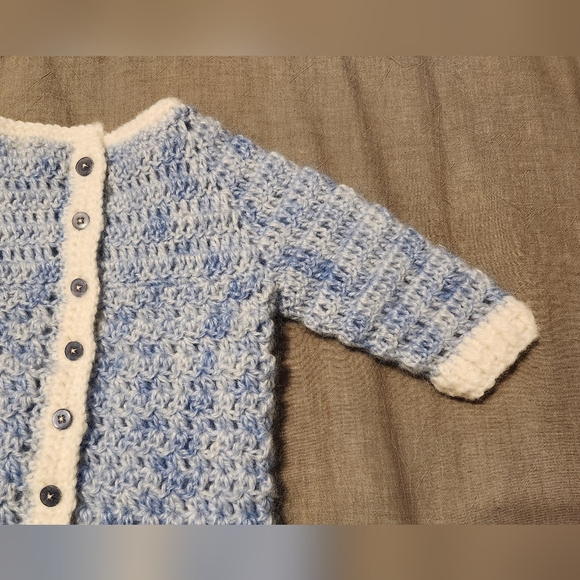 'Snug As A Bug' Handmade Onesie & Beanie Set | 3-6 months - Picture 6 of 8